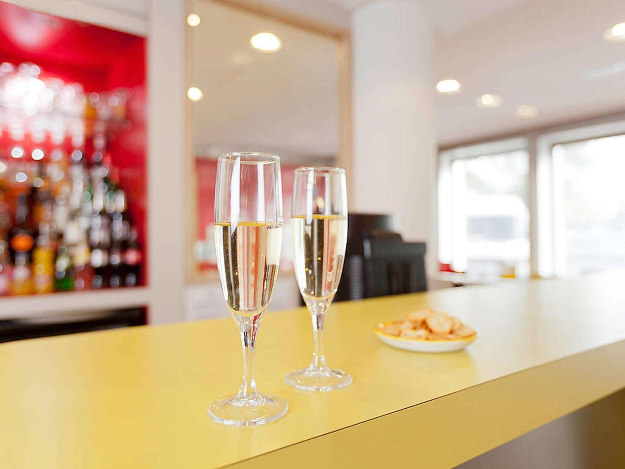 Ibis Styles Honfleur Centre Historique Hotell Exteriör bild